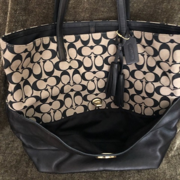 Coach Tassel Shoulder Bag - Picture 2 of 6